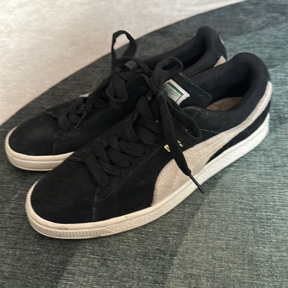 Puma suedes black